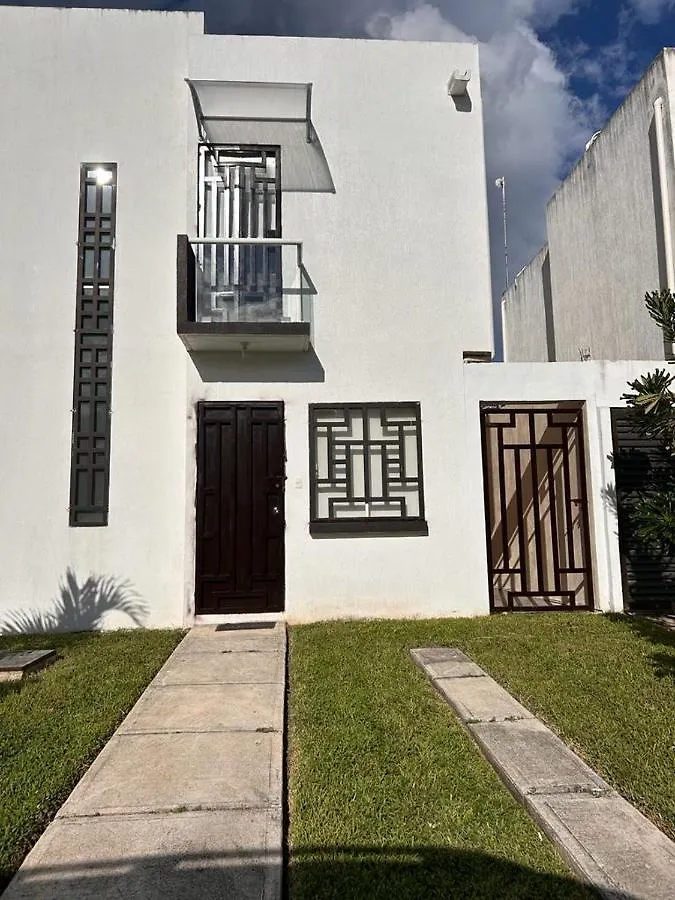 Nyaraló Casa En Real De Las Quintas III Cancún